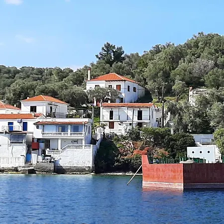 Chiona΄S Apartments By The Sea Paleo Trikeri Extérieur photo